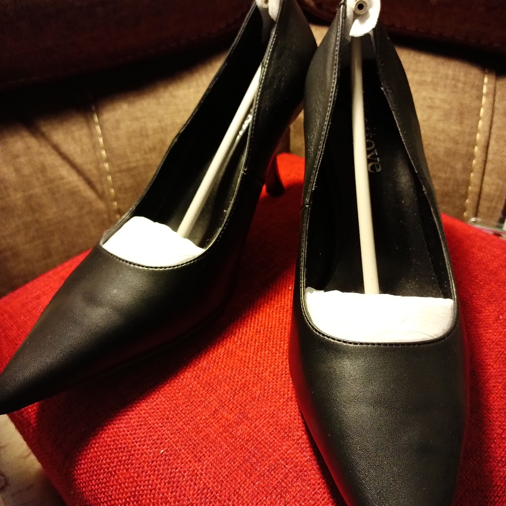 Reitoye Women's Black kitten heel Size 9 NWOT - Picture 7 of 10